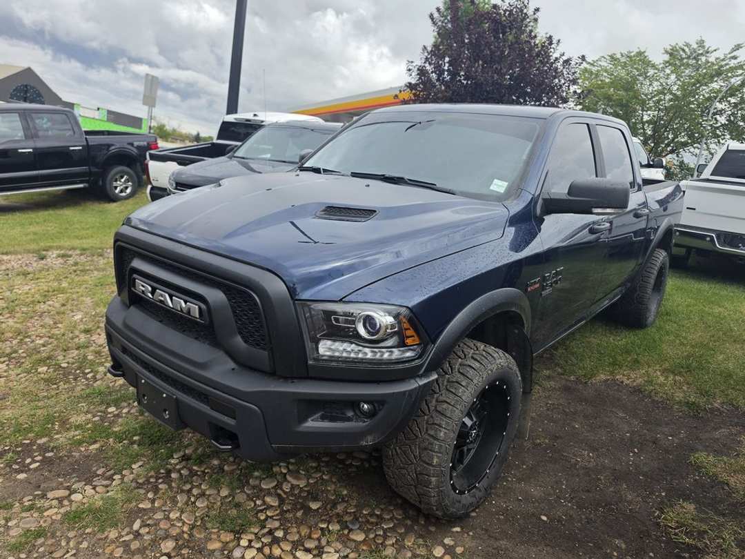 2024 Ram 1500 Classic WARLOCK - Image 2