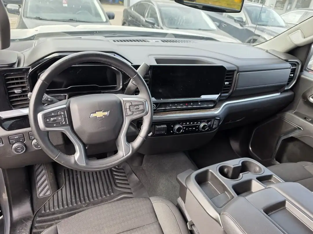 2025 CHEVY 1500 Silverado LT - Image 3