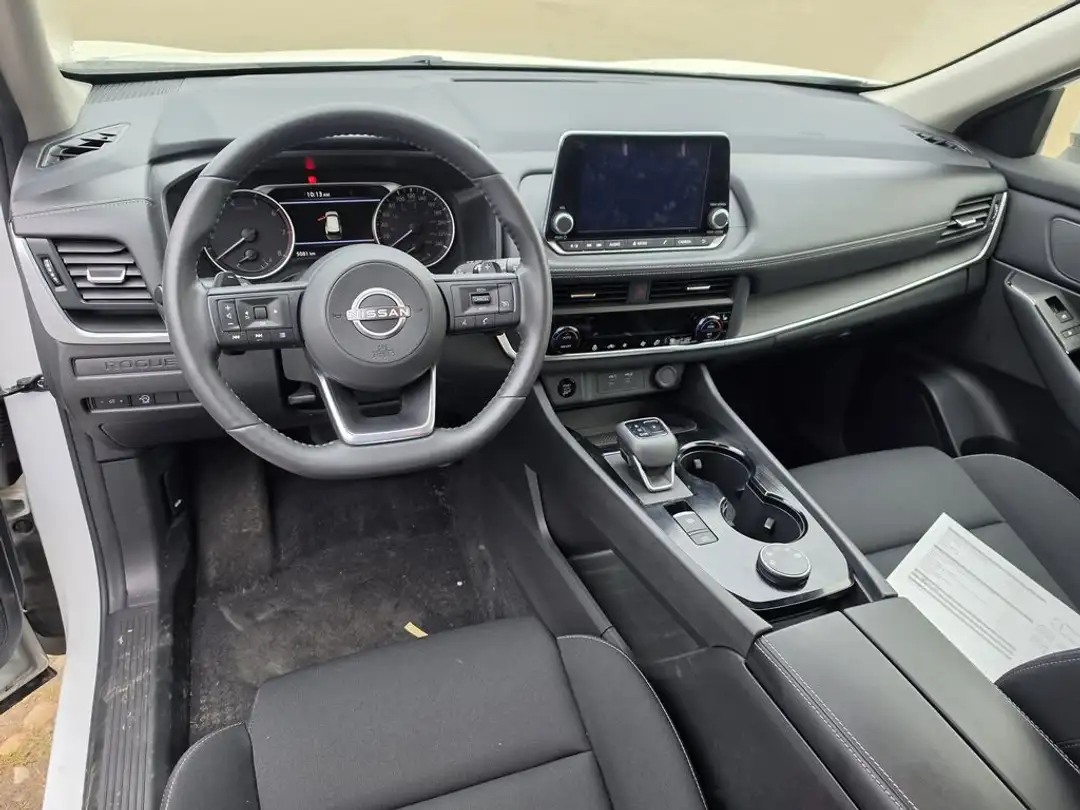 2024 Nissan Rogue S - Image 3