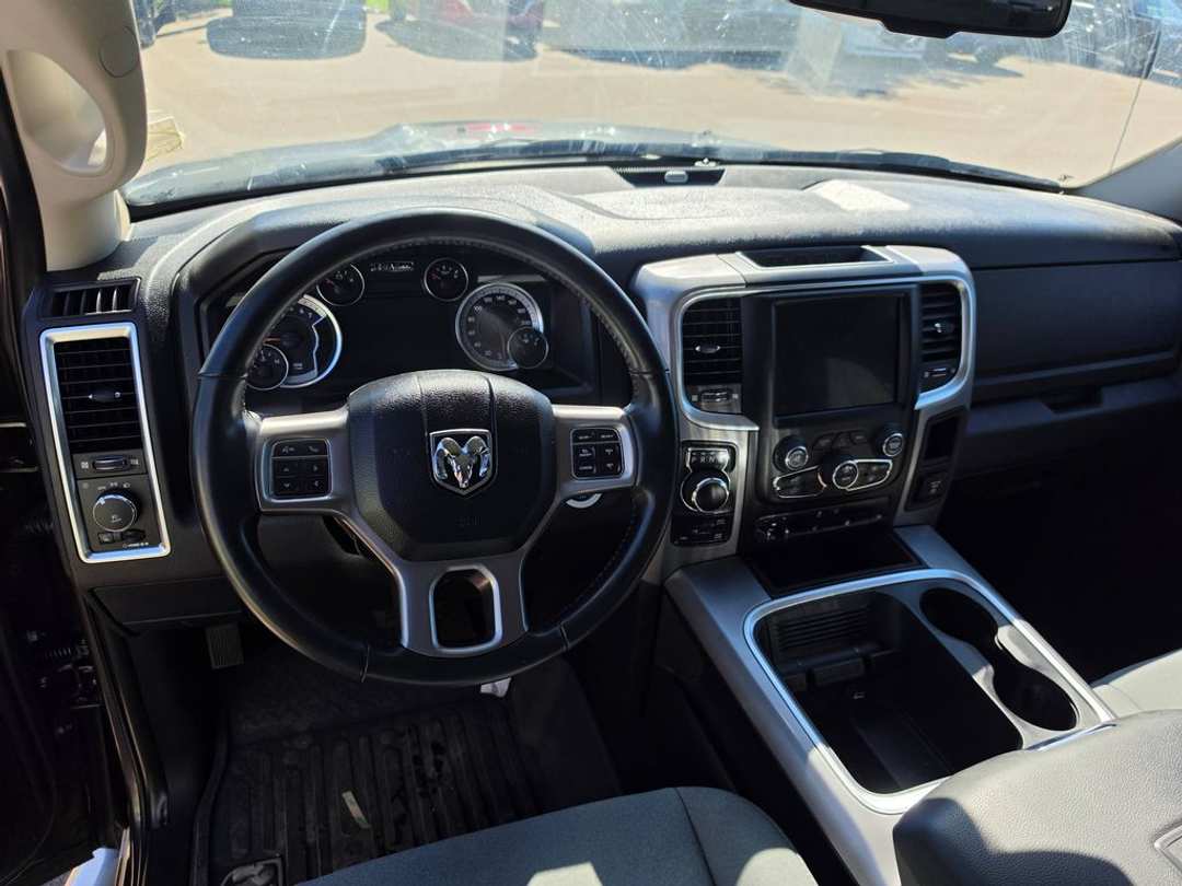2023 Ram 1500 Classic SLT PLUS - Image 3