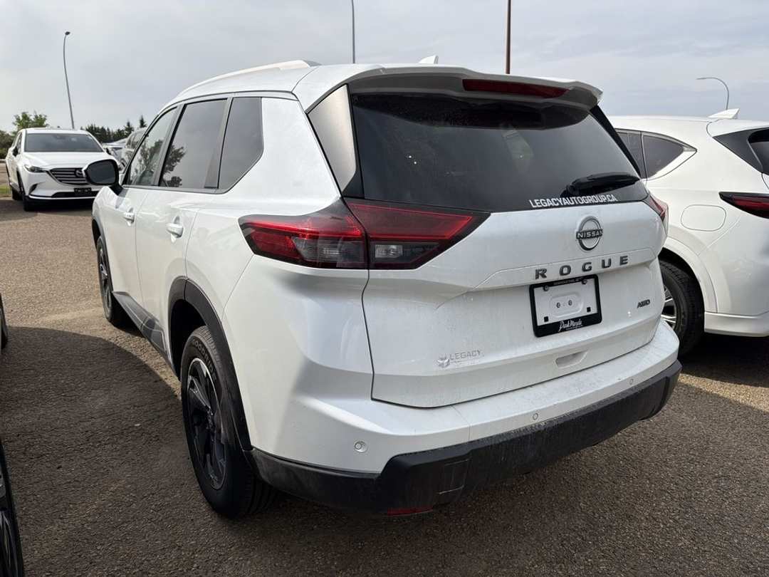 2025 Nissan Rogue SV - Image 3