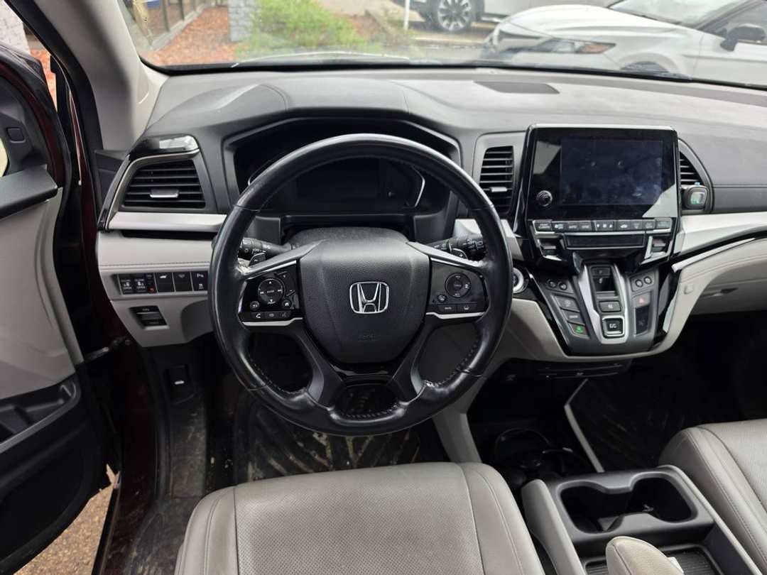 2018 Honda Odyssey TOURING - Image 3