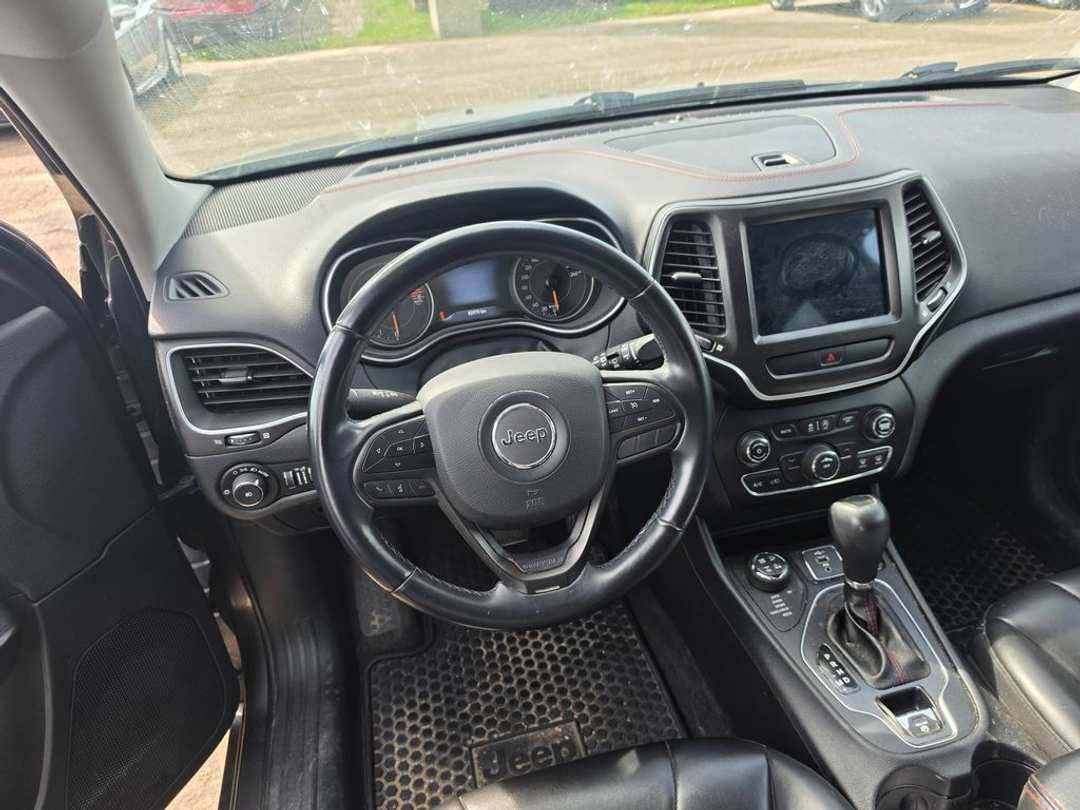 2020 Jeep Cherokee Trailhawk - Image 3