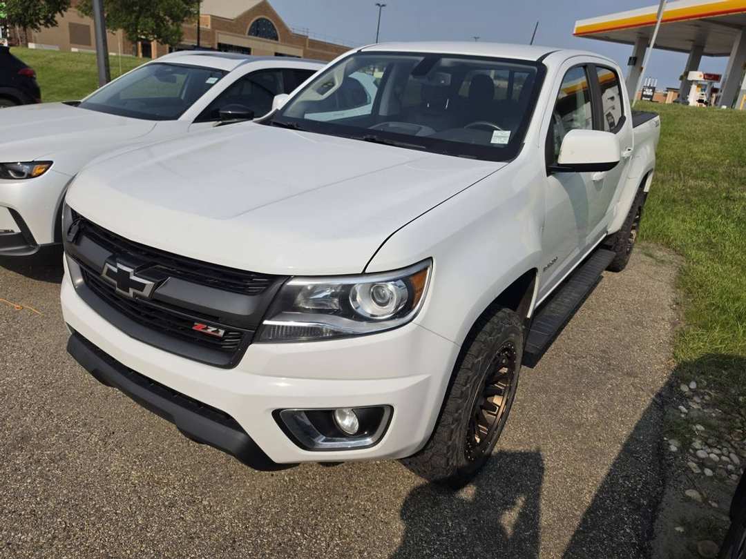 2018 Chevrolet Colorado Z71 - Image 2