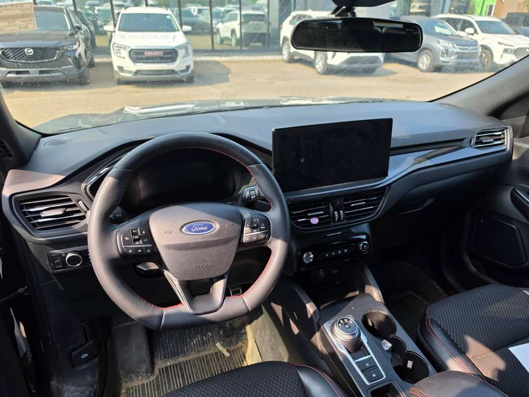 2024 Ford Escape STLine - Image 3