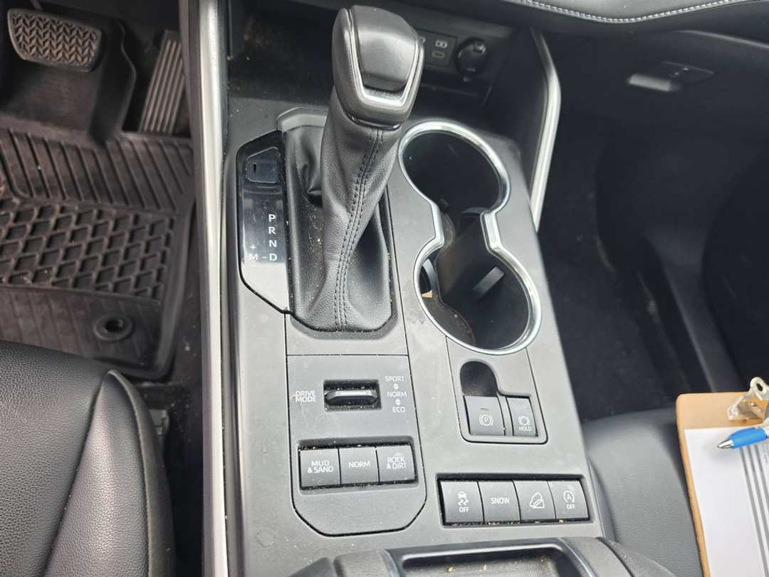 2022 Toyota Highlander XLE - Image 3