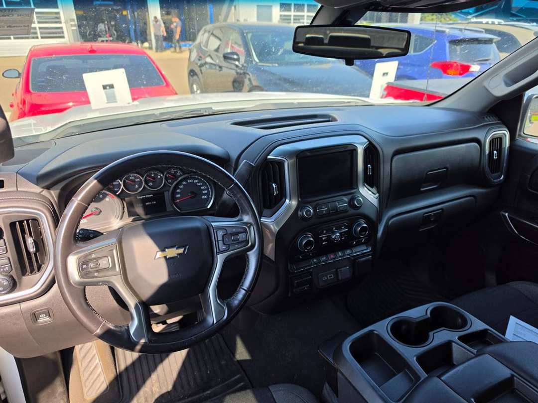 2021 Chevrolet Silverado 1500 LT - Image 3