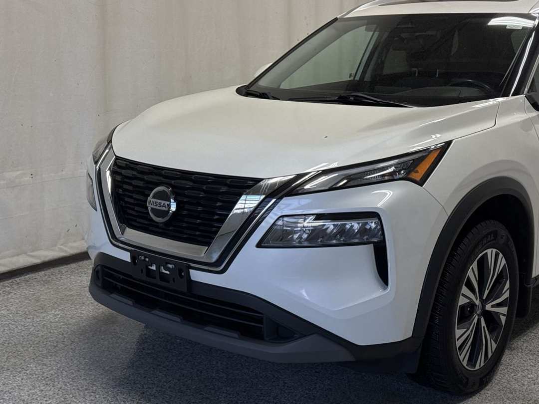 2021 Nissan Rogue SV - Image 3
