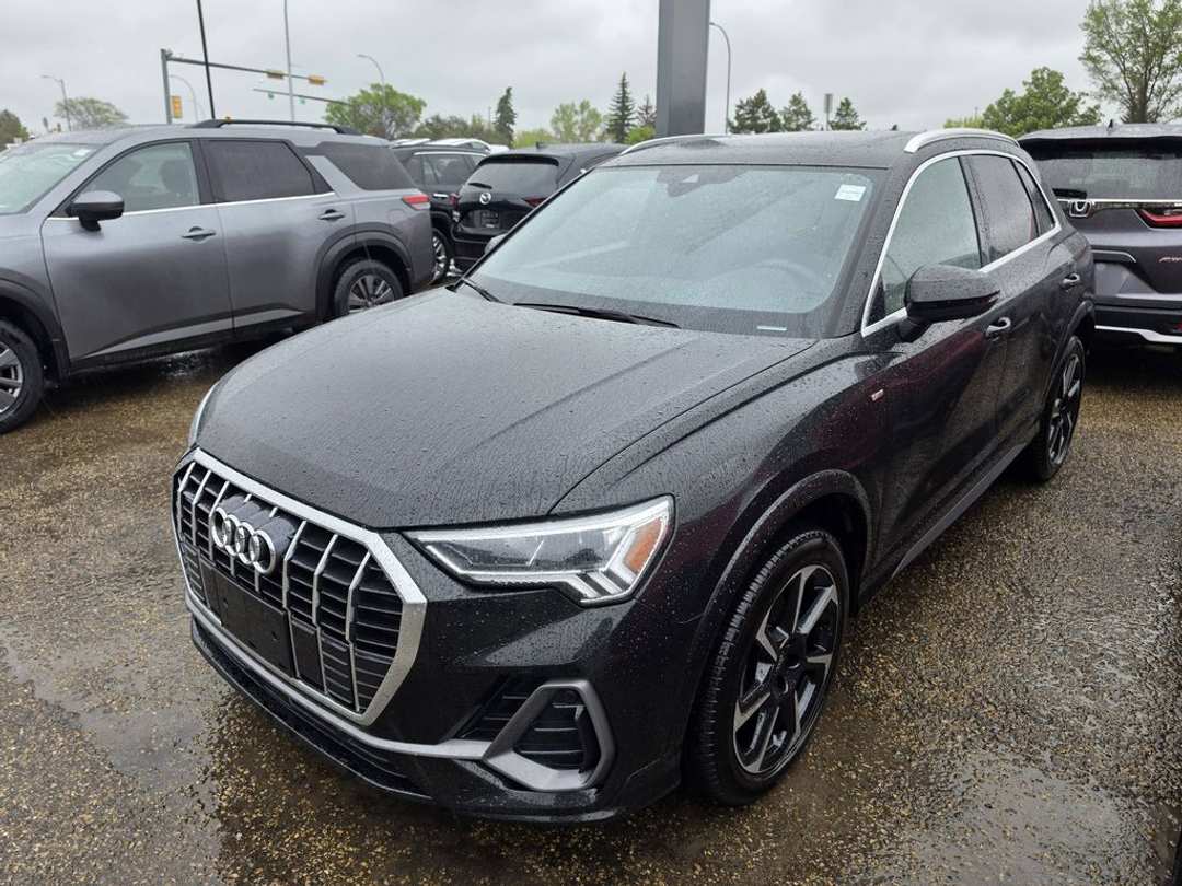 2025 Audi Q3 Progressiv - Image 2