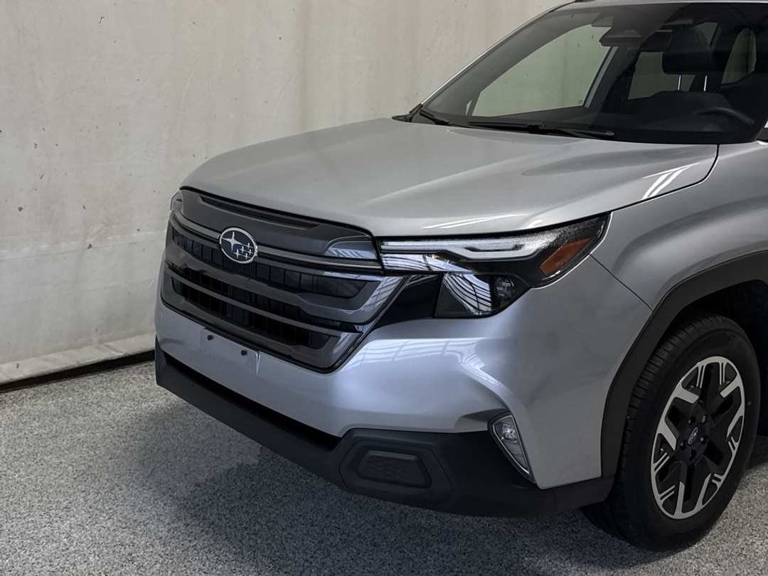 2025 Subaru Forester Touring - Image 3