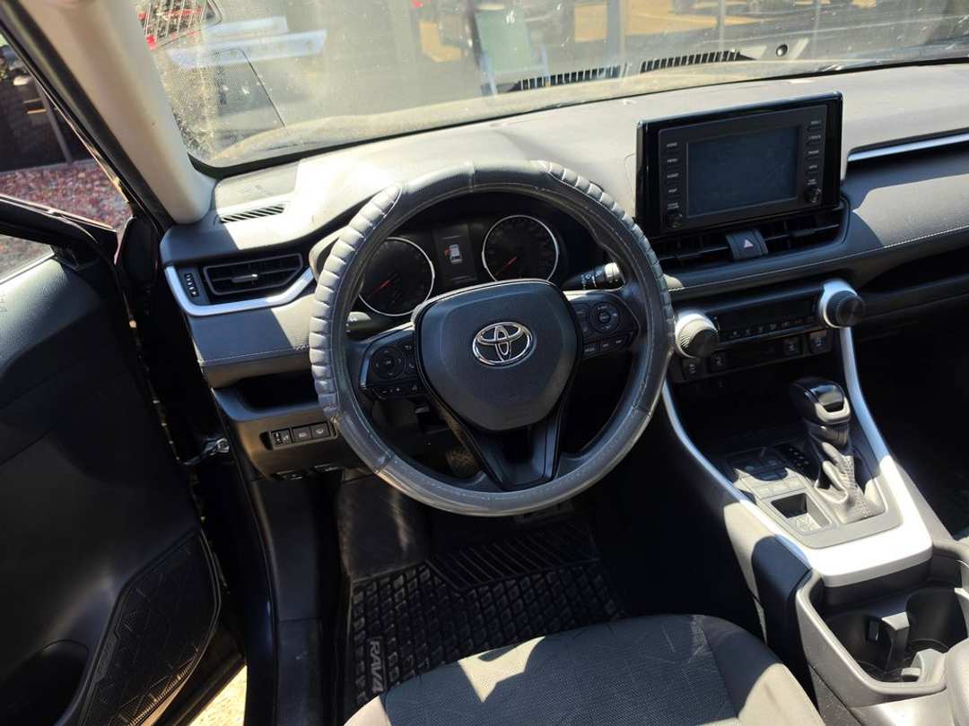 2021 Toyota Rav4 LE - Image 3