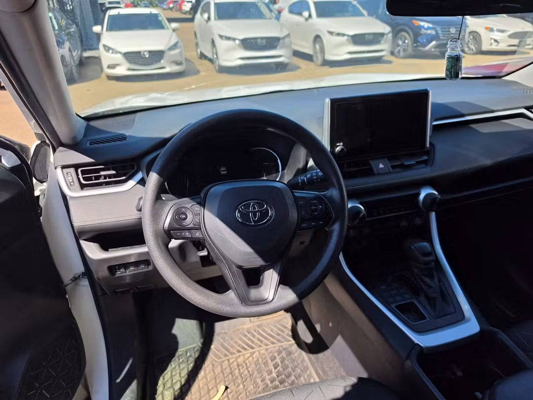 2024 Toyota Rav4 LE - Image 3