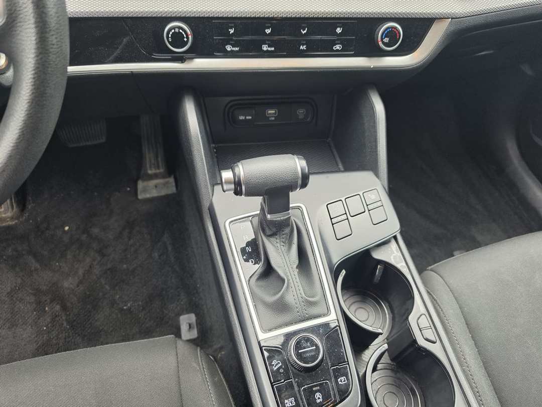 2023 Kia Sportage LX - Image 3