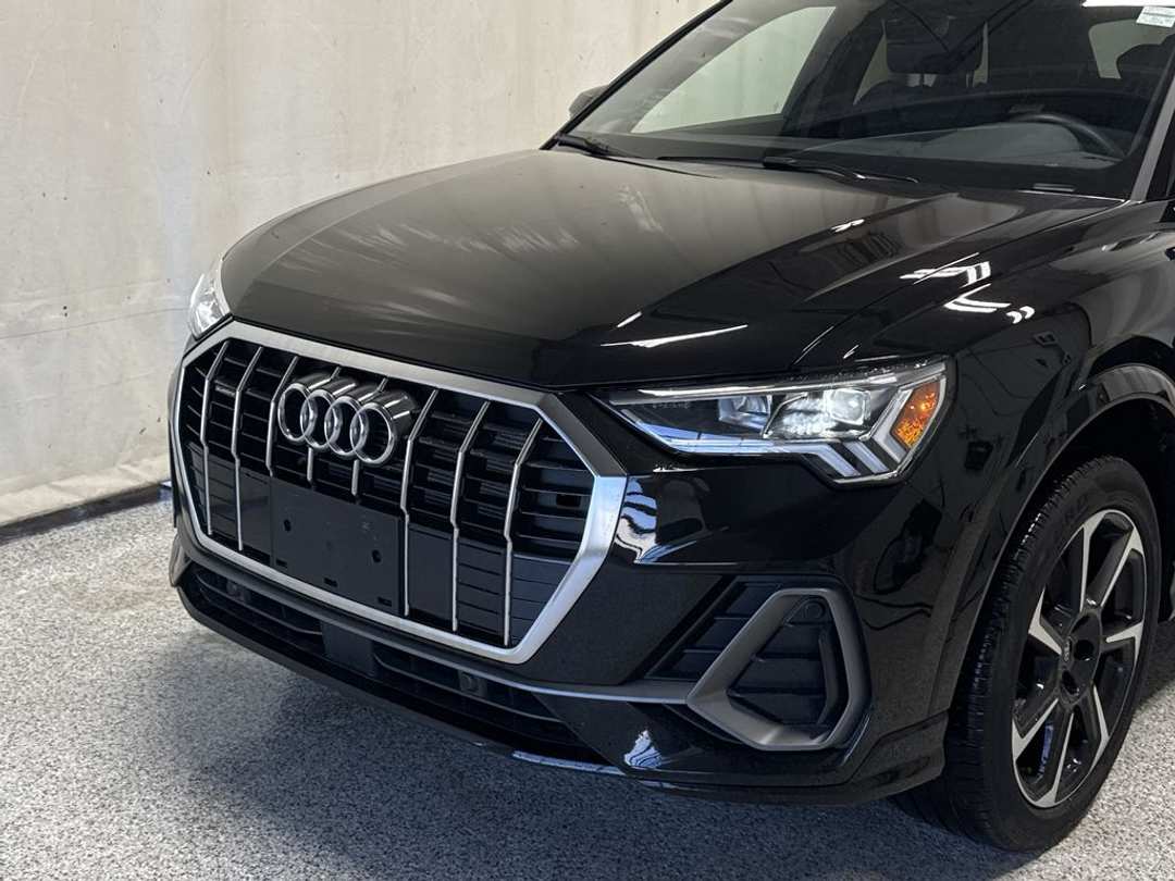 2025 Audi Q3 Progressiv - Image 3