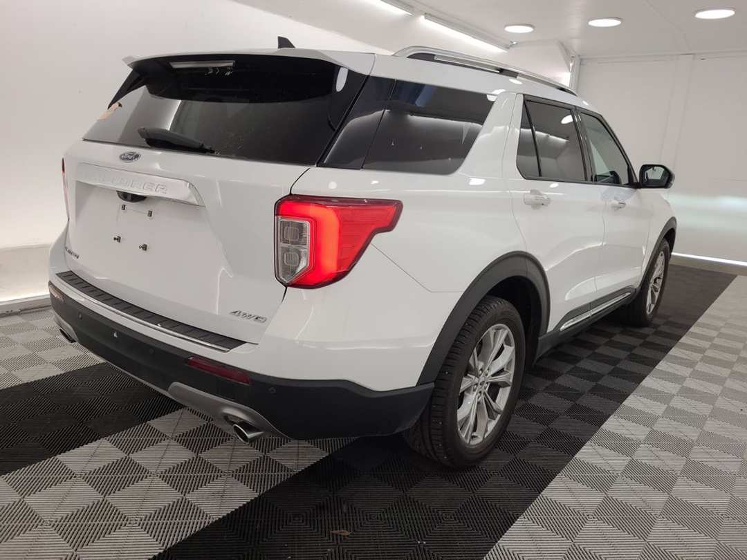 2023 Ford Explorer LIMITED - Image 3