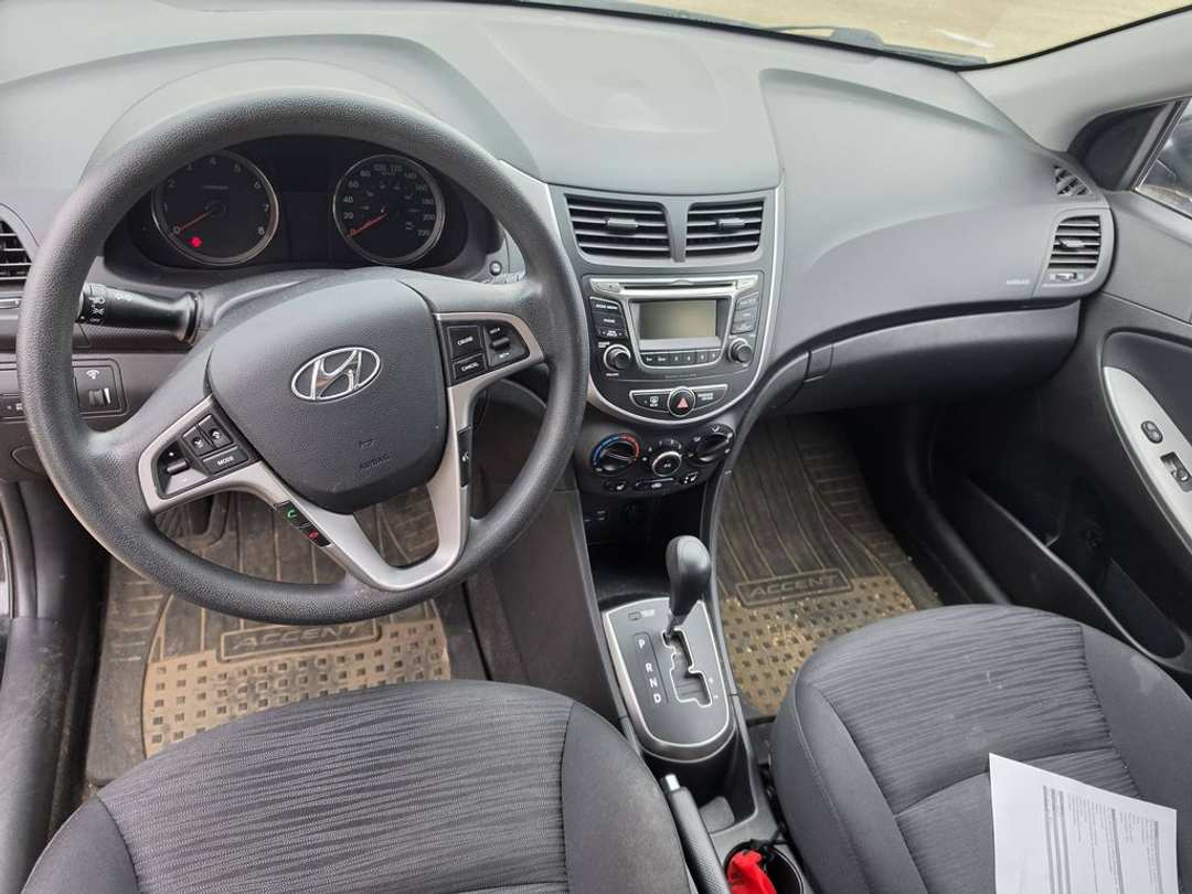 2017 Hyundai Accent GL - Image 3