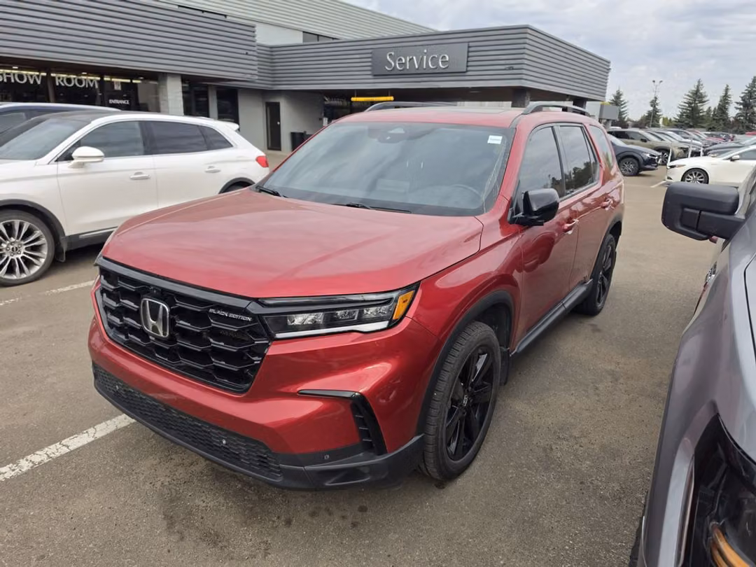 2024 Honda Pilot Black Edition - Image 2