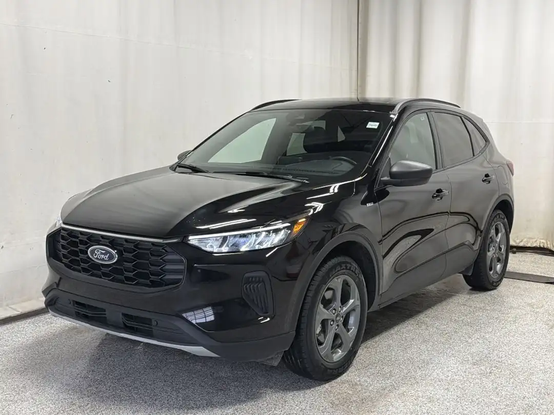2025 Ford Escape STLine - Image 2