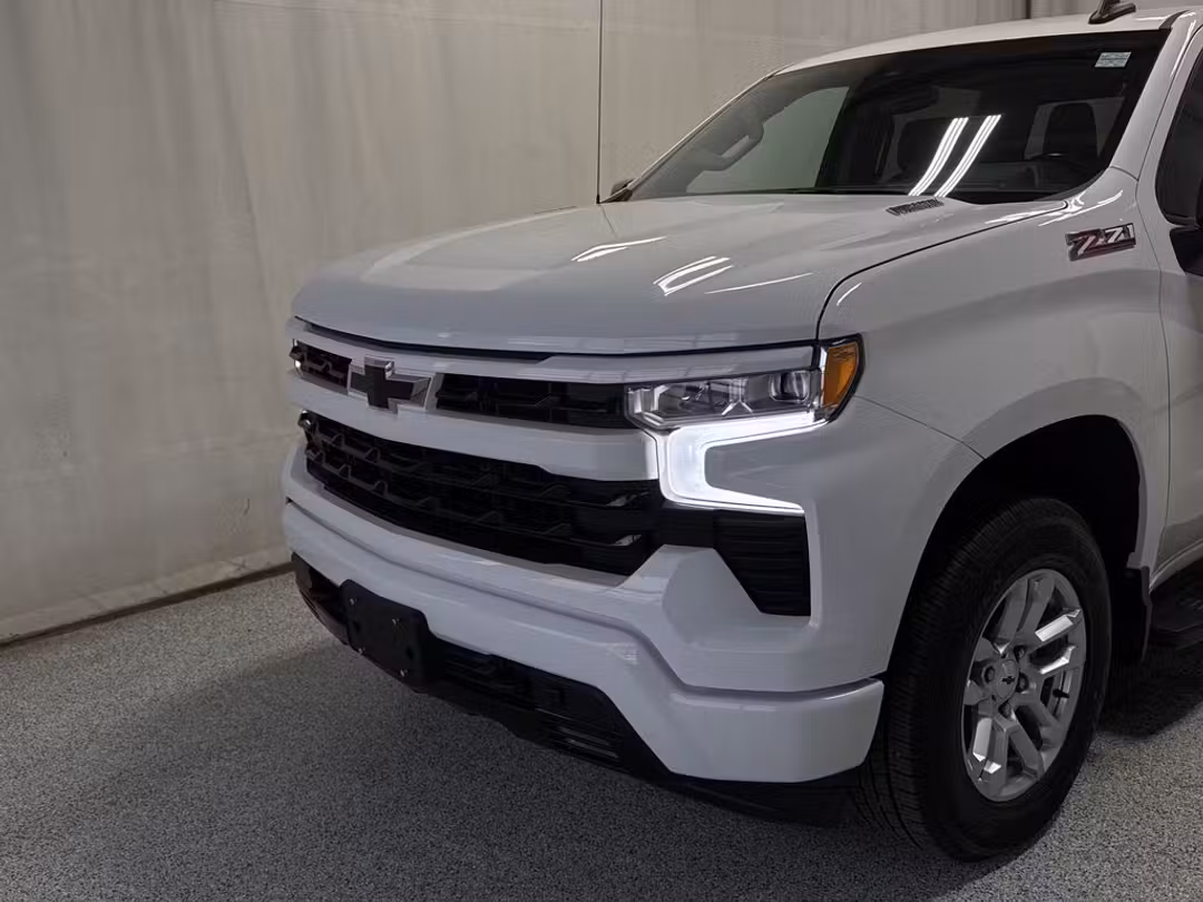 2022 Chevrolet Silverado 1500 RST - Image 3