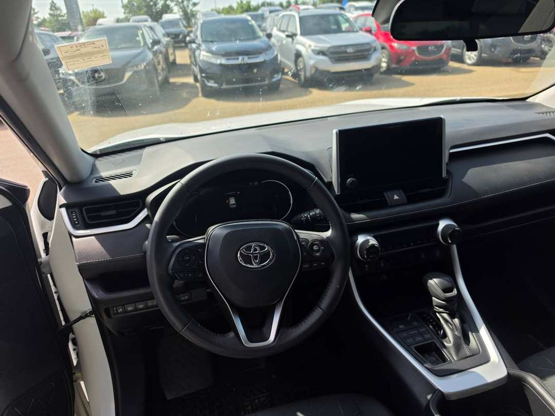 2024 Toyota Rav4 XLE - Image 3