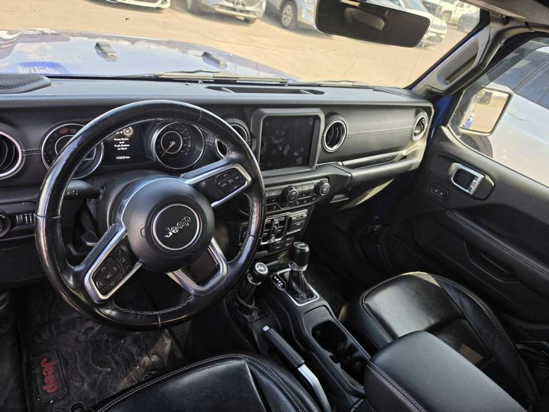 2019 Jeep Wrangler Unlimited Sahara - Image 3