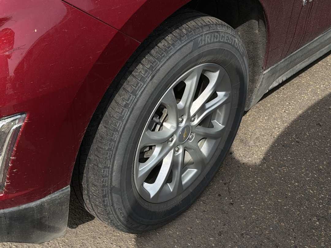 2019 Chevrolet Equinox LT - Image 3