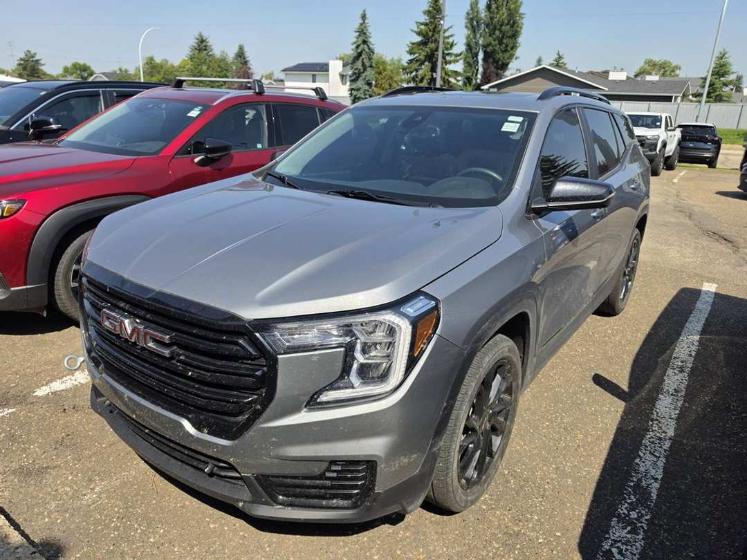 2023 GMC Terrain - Image 2