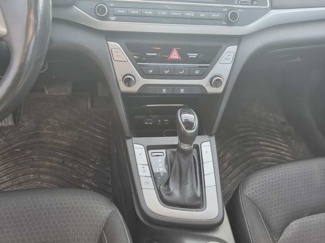 2018 Hyundai Elantra GL - Image 3