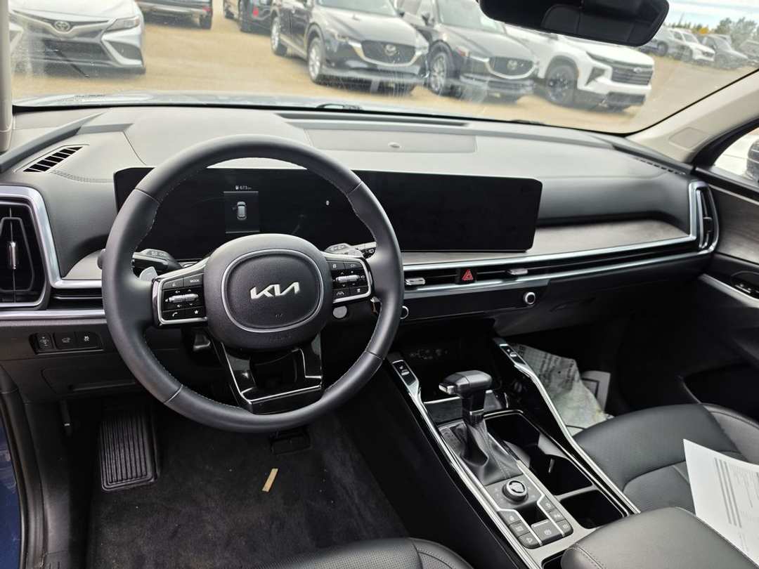 2025 Kia Sorento XLINE - Image 3