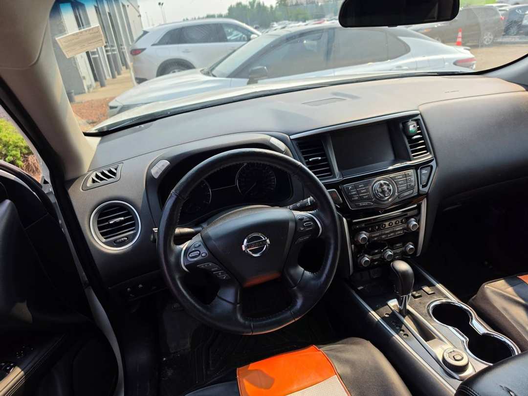 2019 Nissan Pathfinder SV - Image 2