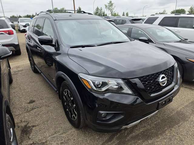 2020 Nissan Pathfinder SL Premium