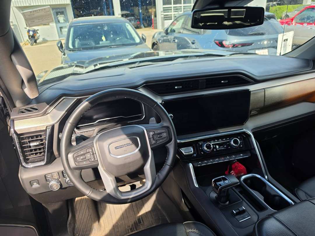 2024 GMC Sierra 1500 Denali - Image 3