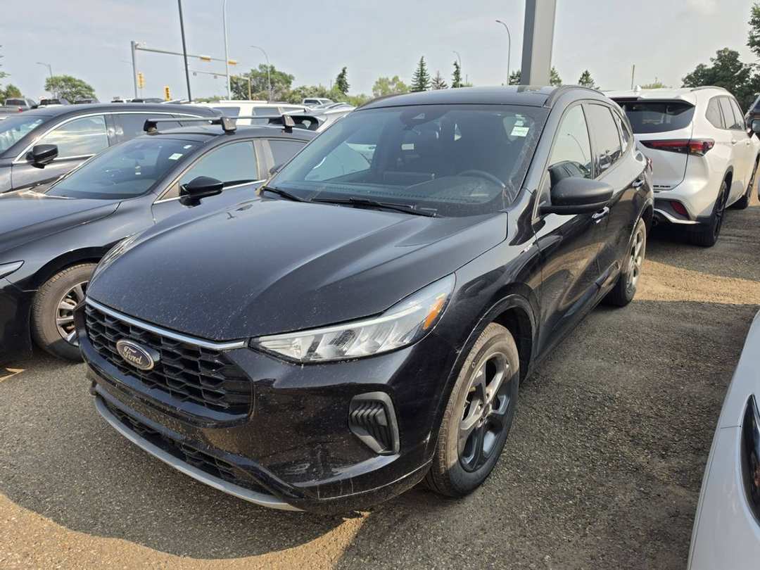 2024 Ford Escape STLine - Image 2
