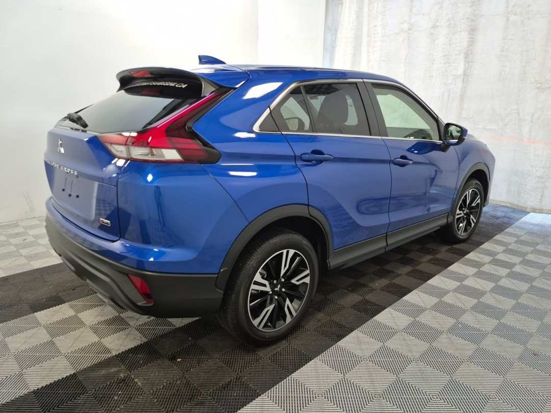 2024 Mitsubishi Eclipse Cross ES - Image 3