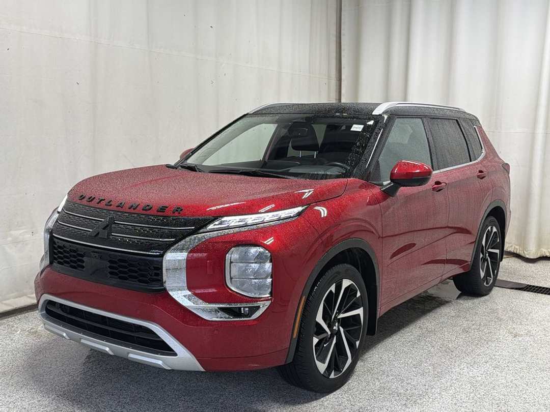 2024 Mitsubishi Outlander GT - Image 2