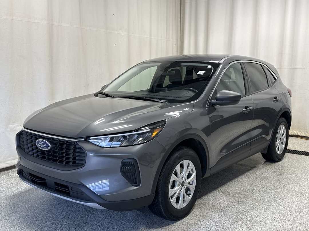 2024 Ford Escape Active - Image 2