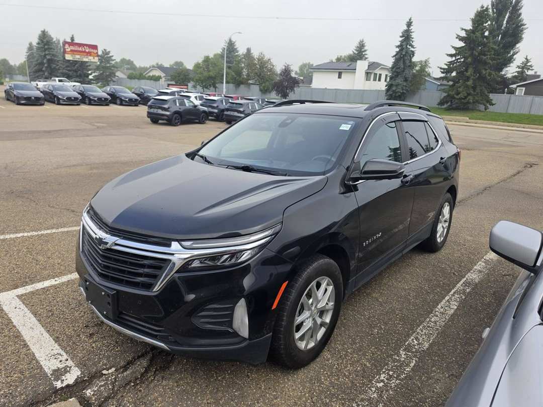 2022 Chevrolet Equinox LT - Image 2