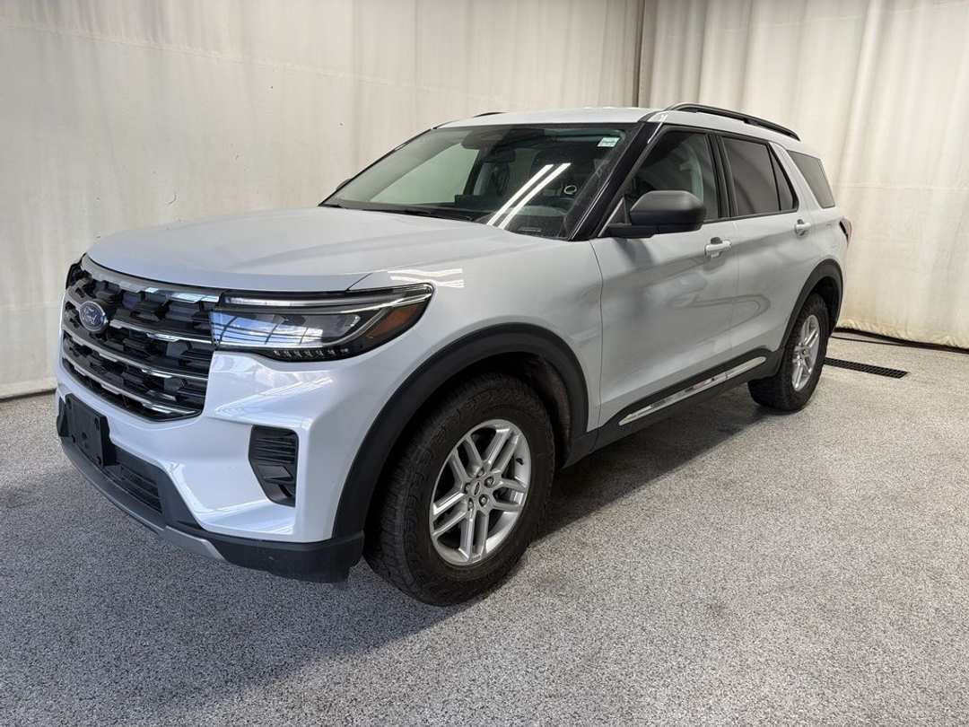 2025 Ford Explorer ACTIVE - Image 2