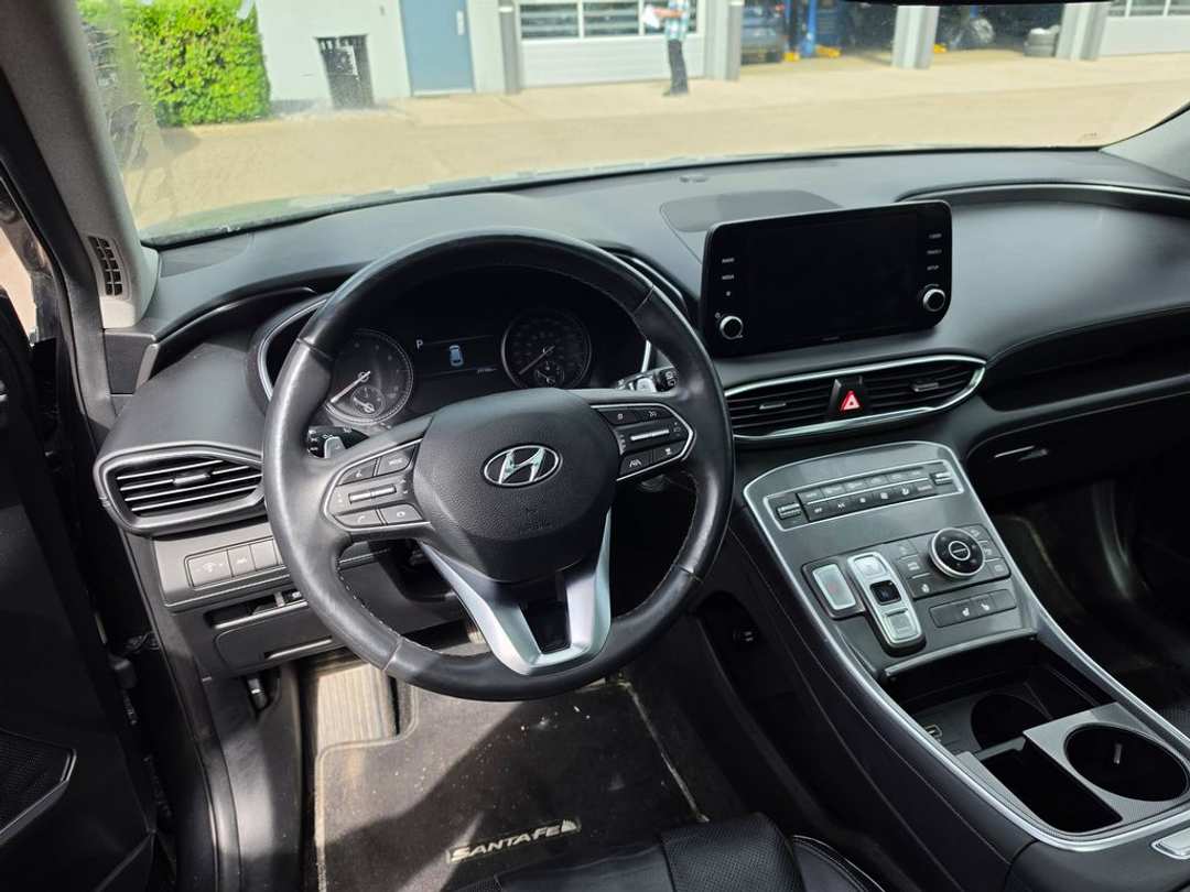 2022 Hyundai Santa Fe PREFFERED - Image 3