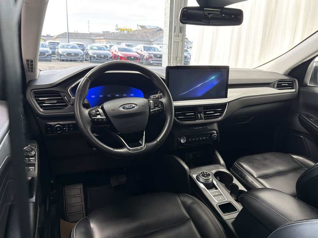 2024 Ford Escape PLATINUM - Image 3