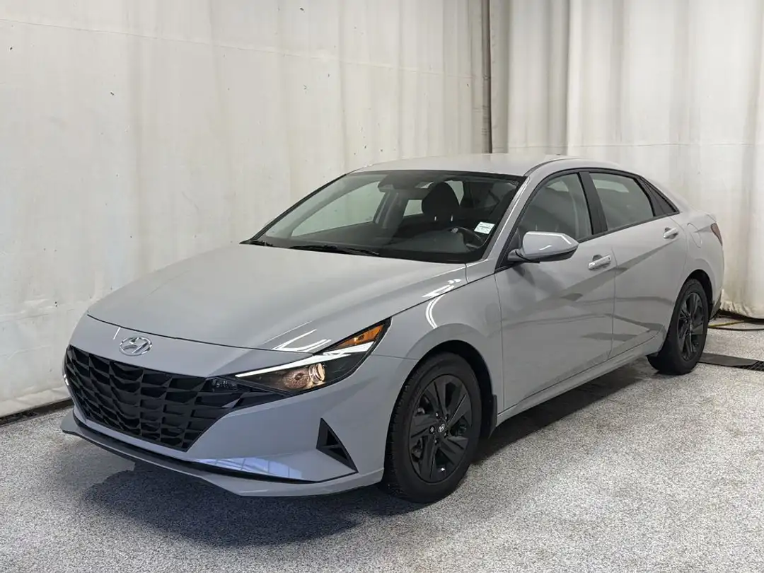2023 Hyundai Elantra Preferred - Image 2