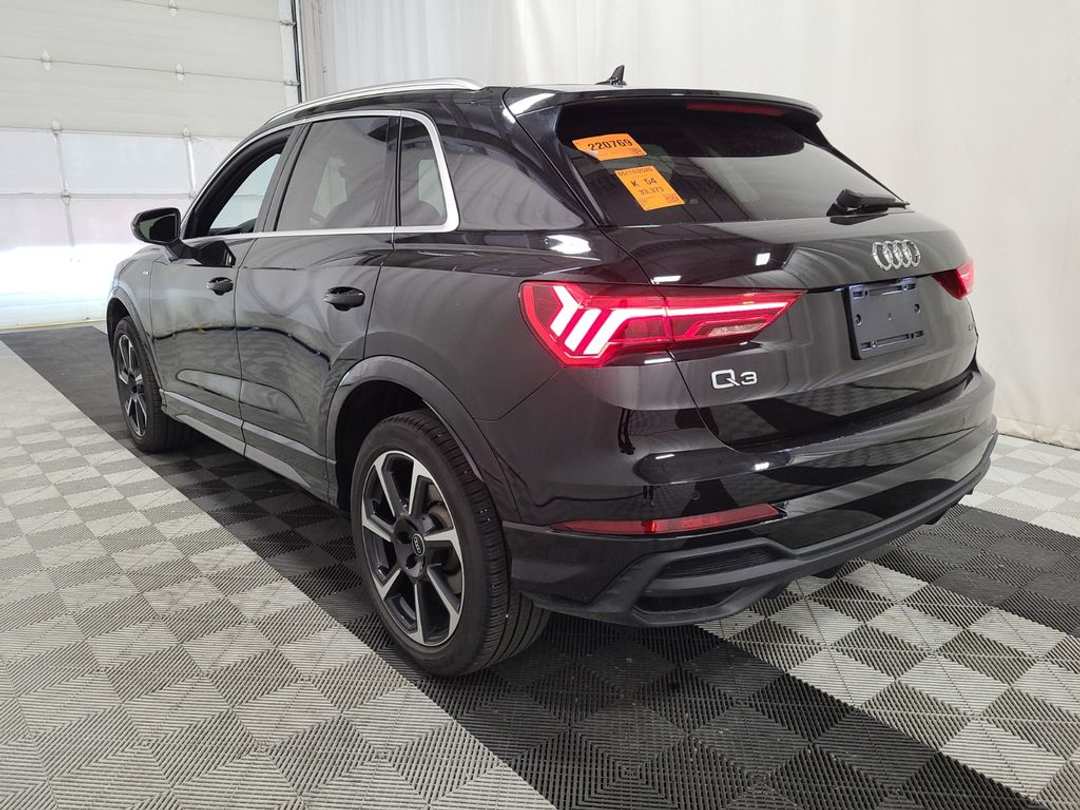 2025 Audi Q3 Progressiv - Image 3