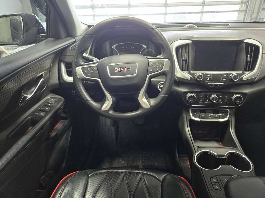 2023 GMC Terrain SLE Elevation - Image 3