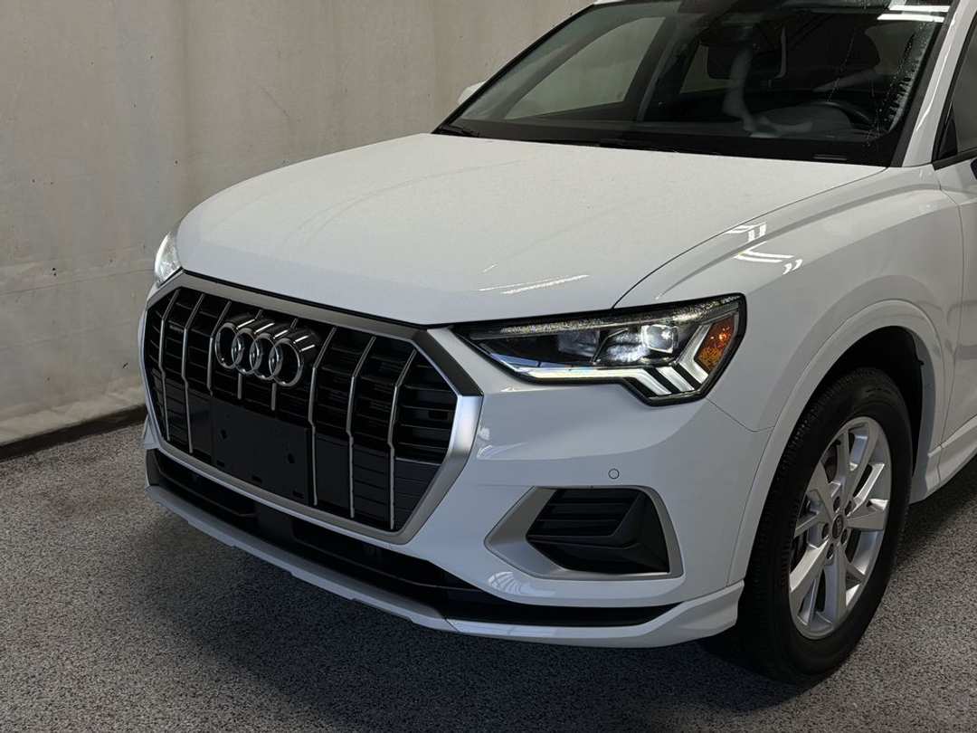 2025 Audi Q3 - Image 3