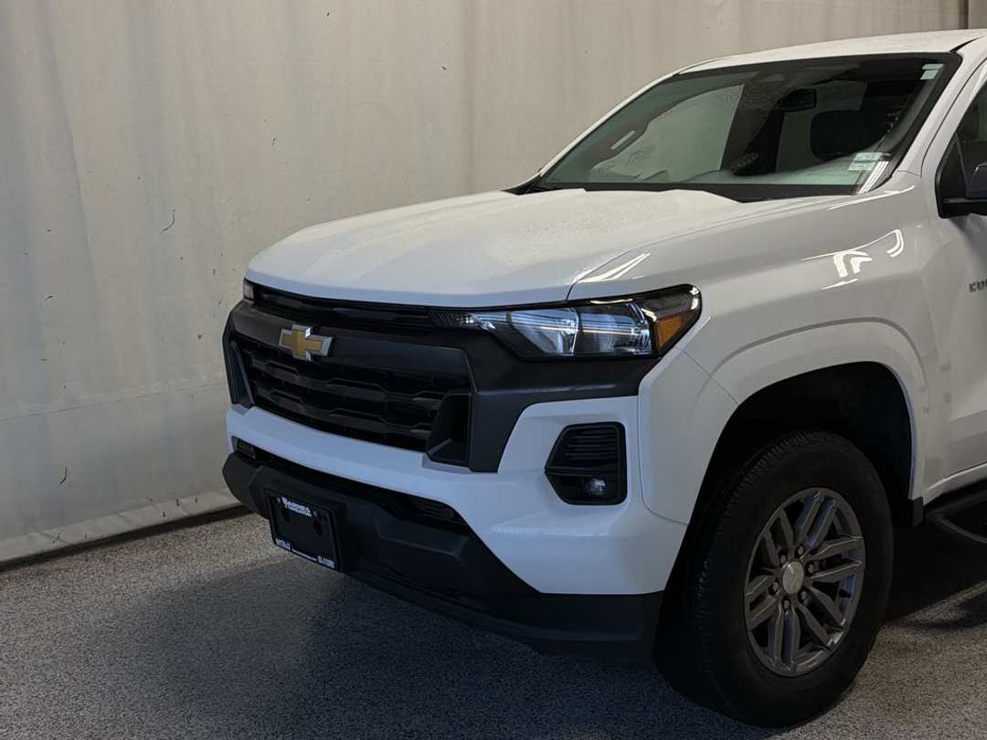2023 Chevrolet Colorado LT - Image 3