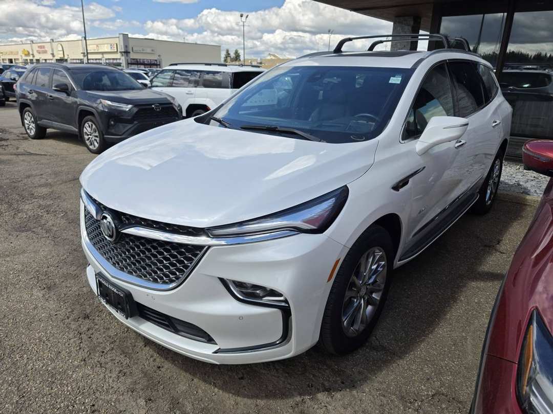 2022 Buick Enclave Avenir - Image 2