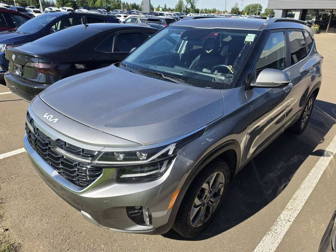 2024 Kia Seltos EX - Image 2