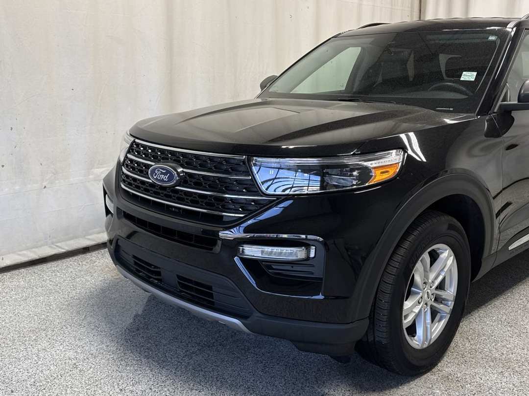 2023 Ford Explorer XLT - Image 3