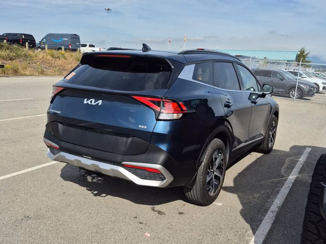 2023 Kia Sportage EX - Image 3