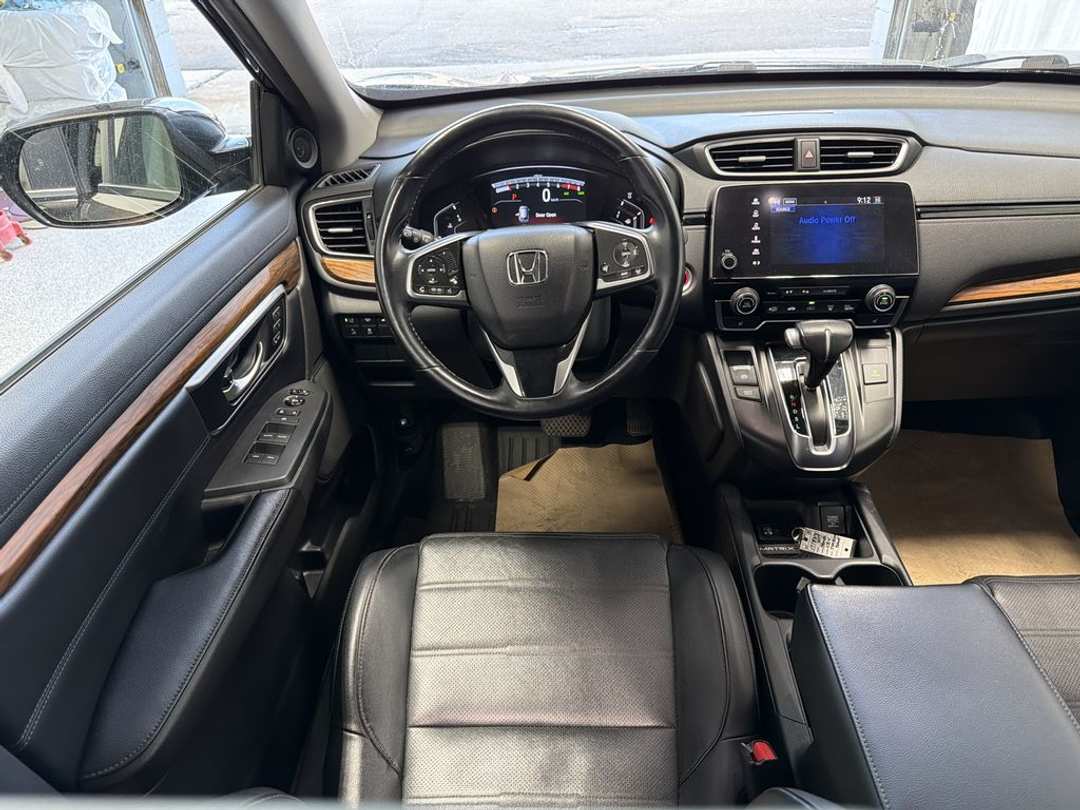 2017 Honda CR-V Touring - Image 3